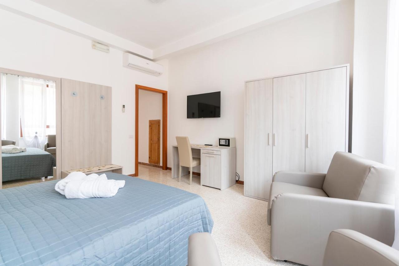 Hotel Dei Tacchi Osini Buitenkant foto
