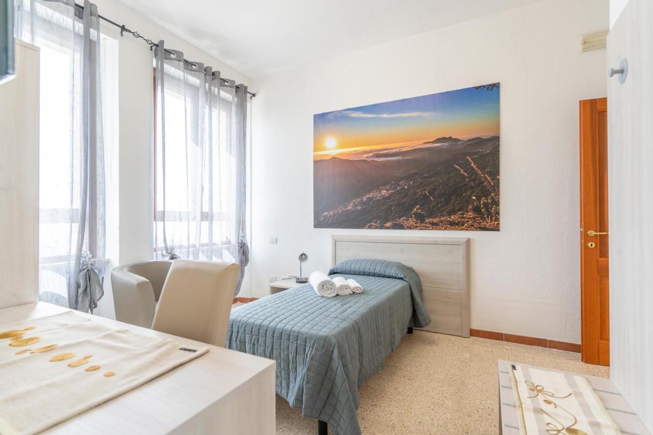 Hotel Dei Tacchi Osini Buitenkant foto