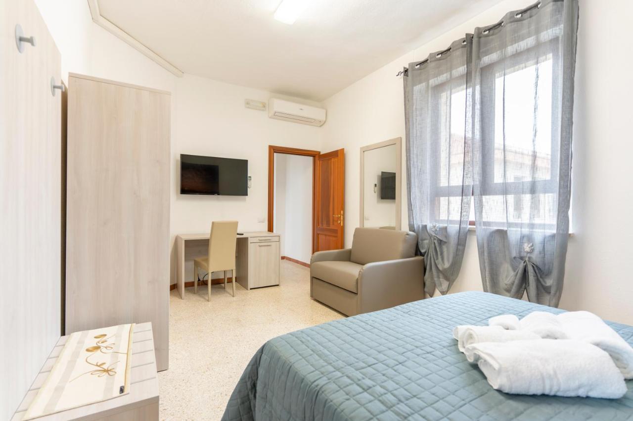 Hotel Dei Tacchi Osini Buitenkant foto