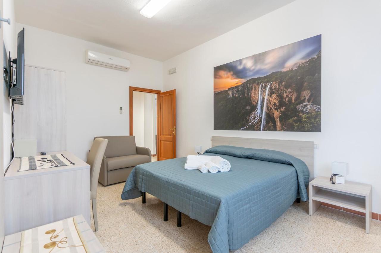 Hotel Dei Tacchi Osini Buitenkant foto